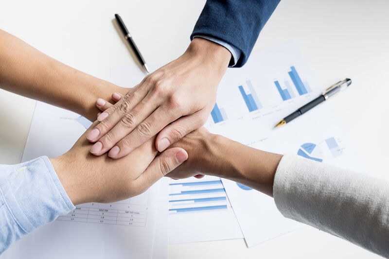 5 Ways Professional Freight Forwarding Helps You Save Money
